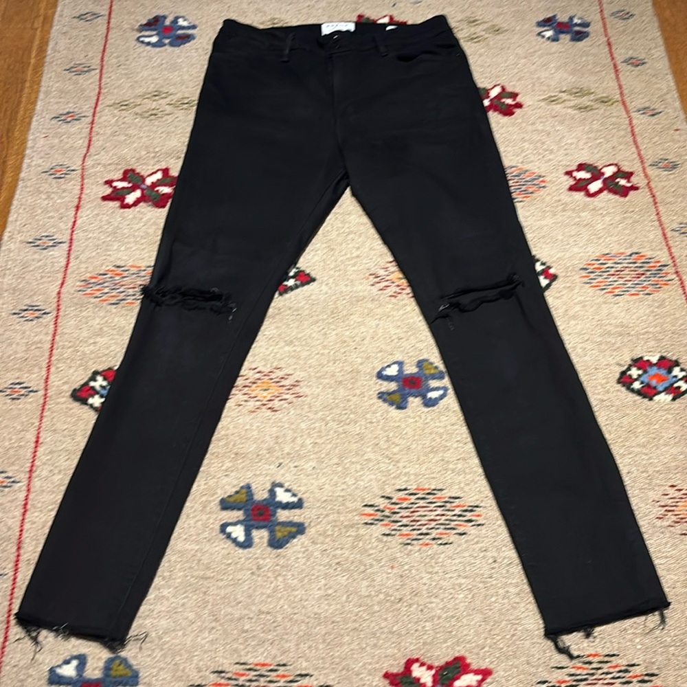 NEW FRAME DENIM Le Skinny de Jeanne Ripped Knees/Fray Hem Jeans